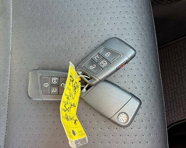 Червоний Фольксваген Тігуан, об'ємом двигуна 2 л та пробігом 133 тис. км за 26400 $, фото 9 на Automoto.ua