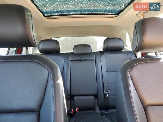 Червоний Фольксваген Тігуан, об'ємом двигуна 1.98 л та пробігом 105 тис. км за 10000 $, фото 9 на Automoto.ua