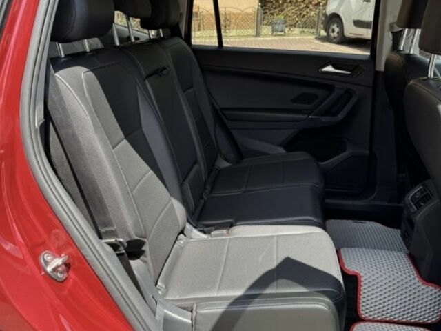 Красный Фольксваген Тигуан, объемом двигателя 2 л и пробегом 90 тыс. км за 367 $, фото 10 на Automoto.ua