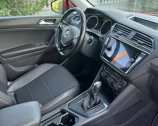 Червоний Фольксваген Тігуан, об'ємом двигуна 2 л та пробігом 133 тис. км за 26400 $, фото 8 на Automoto.ua