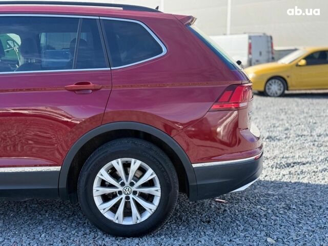 Красный Фольксваген Тигуан, объемом двигателя 2 л и пробегом 70 тыс. км за 17490 $, фото 5 на Automoto.ua