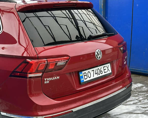 Красный Фольксваген Тигуан, объемом двигателя 1.98 л и пробегом 113 тыс. км за 17850 $, фото 50 на Automoto.ua