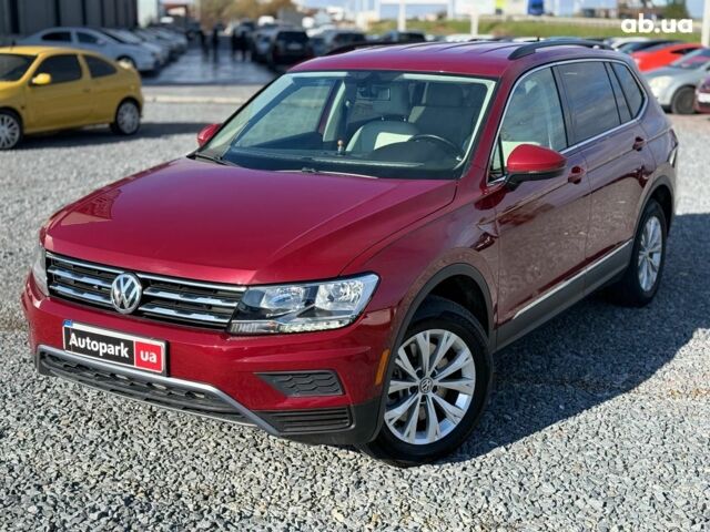 Красный Фольксваген Тигуан, объемом двигателя 2 л и пробегом 70 тыс. км за 17490 $, фото 2 на Automoto.ua