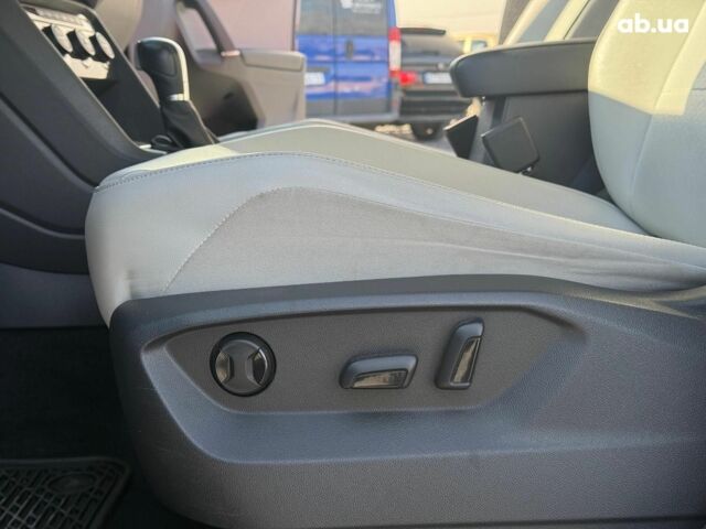 Красный Фольксваген Тигуан, объемом двигателя 2 л и пробегом 70 тыс. км за 17490 $, фото 17 на Automoto.ua