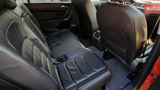 Красный Фольксваген Тигуан, объемом двигателя 1.98 л и пробегом 65 тыс. км за 23500 $, фото 7 на Automoto.ua