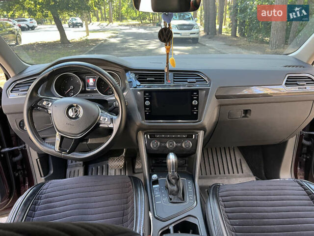 Красный Фольксваген Тигуан, объемом двигателя 1.98 л и пробегом 110 тыс. км за 26199 $, фото 13 на Automoto.ua