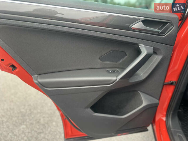 Красный Фольксваген Тигуан, объемом двигателя 1.97 л и пробегом 97 тыс. км за 26300 $, фото 10 на Automoto.ua