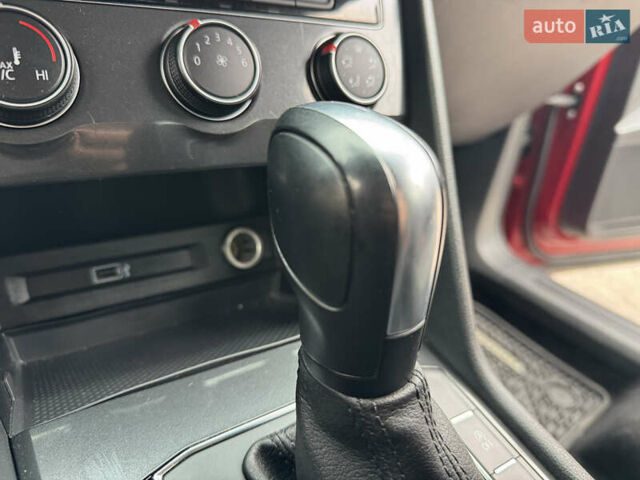 Красный Фольксваген Тигуан, объемом двигателя 2 л и пробегом 156 тыс. км за 16700 $, фото 76 на Automoto.ua