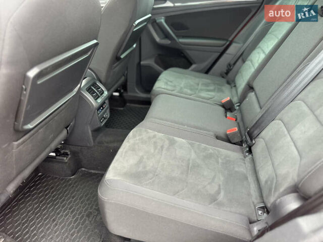 Красный Фольксваген Тигуан, объемом двигателя 1.97 л и пробегом 97 тыс. км за 26300 $, фото 9 на Automoto.ua