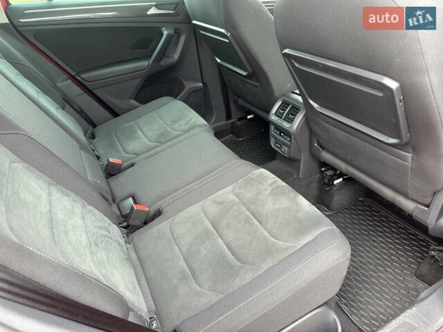 Красный Фольксваген Тигуан, объемом двигателя 1.97 л и пробегом 97 тыс. км за 26300 $, фото 16 на Automoto.ua