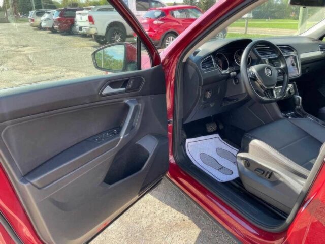 Червоний Фольксваген Тігуан, об'ємом двигуна 2 л та пробігом 49 тис. км за 9850 $, фото 8 на Automoto.ua