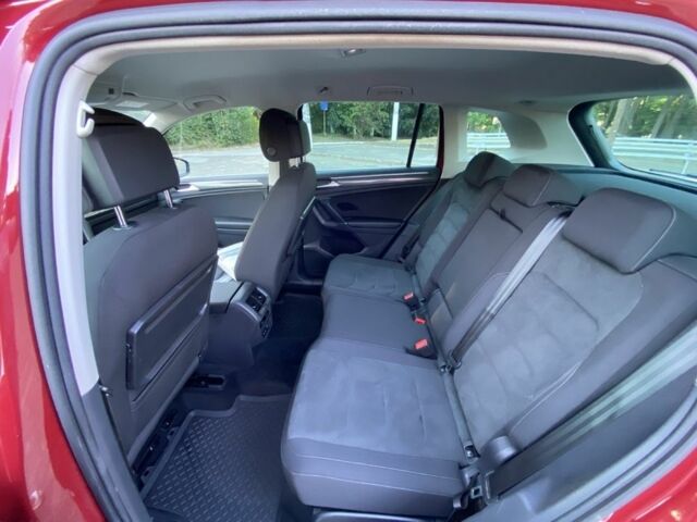 Красный Фольксваген Тигуан, объемом двигателя 2 л и пробегом 282 тыс. км за 26000 $, фото 5 на Automoto.ua