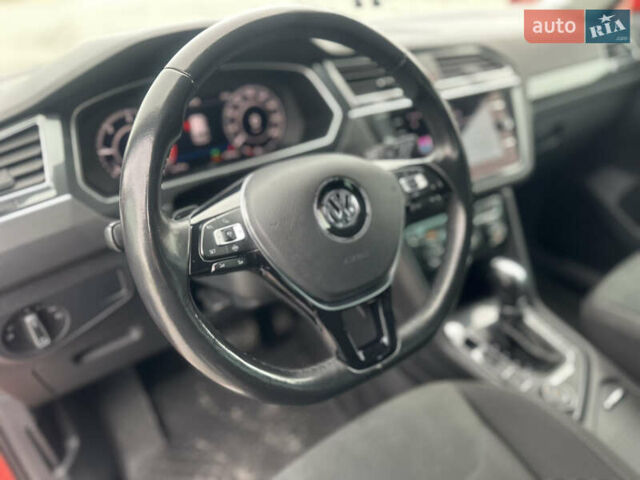 Красный Фольксваген Тигуан, объемом двигателя 1.97 л и пробегом 97 тыс. км за 26300 $, фото 14 на Automoto.ua