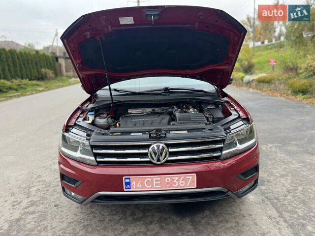 Красный Фольксваген Тигуан, объемом двигателя 2 л и пробегом 156 тыс. км за 16700 $, фото 96 на Automoto.ua