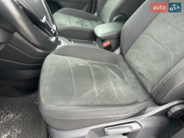 Красный Фольксваген Тигуан, объемом двигателя 1.97 л и пробегом 97 тыс. км за 26300 $, фото 13 на Automoto.ua