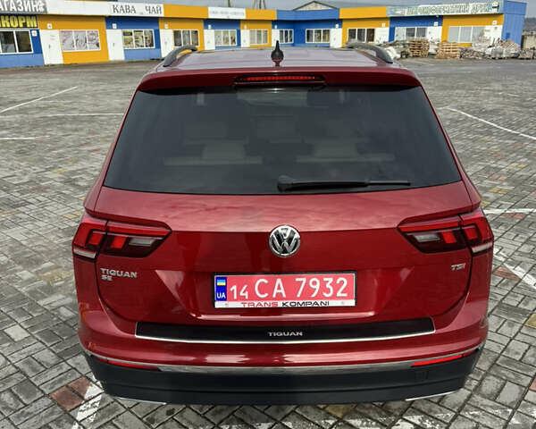 Червоний Фольксваген Тігуан, об'ємом двигуна 1.98 л та пробігом 176 тис. км за 16988 $, фото 1 на Automoto.ua