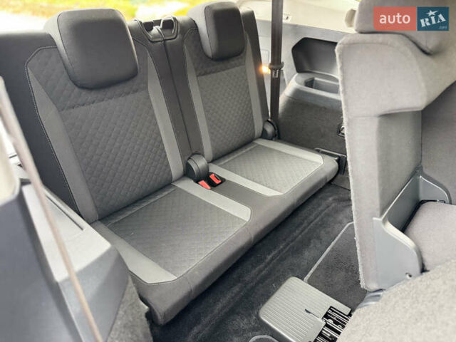 Красный Фольксваген Тигуан, объемом двигателя 2 л и пробегом 156 тыс. км за 16700 $, фото 90 на Automoto.ua