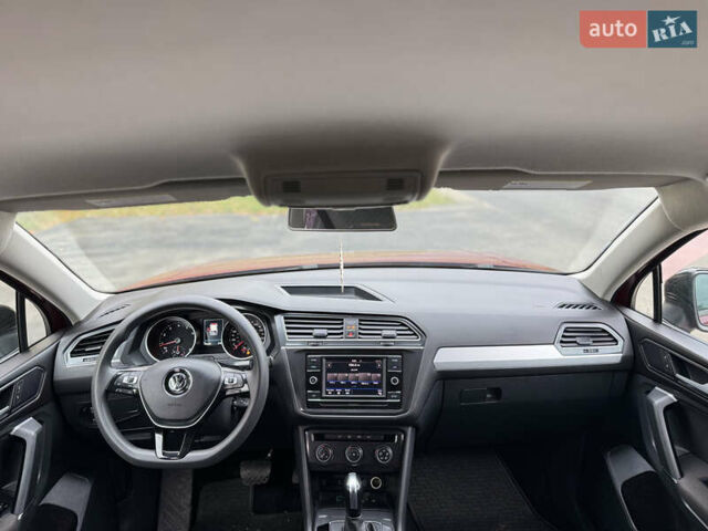 Красный Фольксваген Тигуан, объемом двигателя 2 л и пробегом 156 тыс. км за 16700 $, фото 82 на Automoto.ua