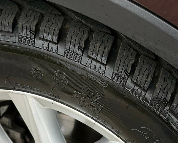 Красный Фольксваген Тигуан, объемом двигателя 1.98 л и пробегом 64 тыс. км за 29000 $, фото 9 на Automoto.ua