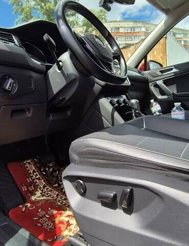 Червоний Фольксваген Тігуан, об'ємом двигуна 1.98 л та пробігом 110 тис. км за 21600 $, фото 12 на Automoto.ua