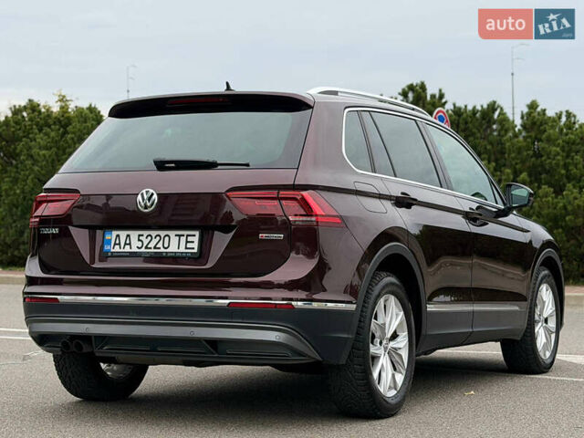 Красный Фольксваген Тигуан, объемом двигателя 1.98 л и пробегом 64 тыс. км за 29000 $, фото 7 на Automoto.ua