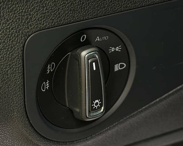 Красный Фольксваген Тигуан, объемом двигателя 1.98 л и пробегом 64 тыс. км за 29000 $, фото 15 на Automoto.ua