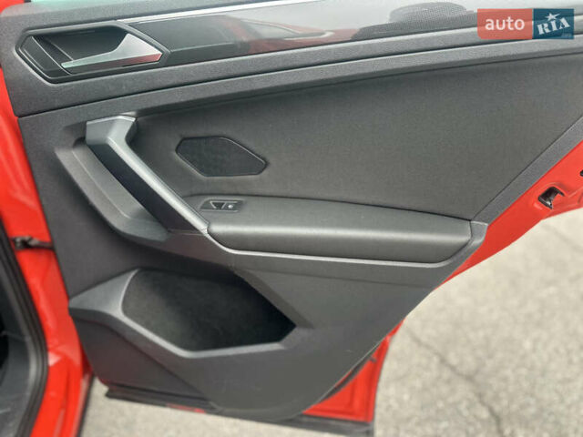 Красный Фольксваген Тигуан, объемом двигателя 1.97 л и пробегом 97 тыс. км за 26300 $, фото 15 на Automoto.ua