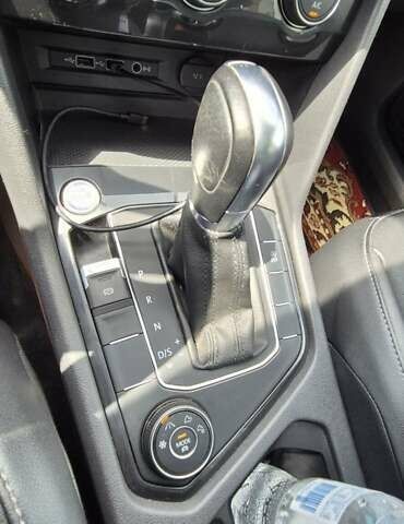 Червоний Фольксваген Тігуан, об'ємом двигуна 1.98 л та пробігом 110 тис. км за 21600 $, фото 14 на Automoto.ua