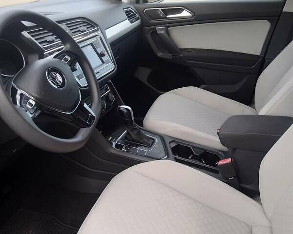 Красный Фольксваген Тигуан, объемом двигателя 1.98 л и пробегом 113 тыс. км за 16500 $, фото 12 на Automoto.ua