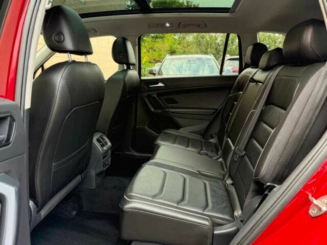 Красный Фольксваген Тигуан, объемом двигателя 2 л и пробегом 40 тыс. км за 11100 $, фото 9 на Automoto.ua