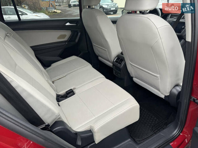 Червоний Фольксваген Тігуан, об'ємом двигуна 1.98 л та пробігом 176 тис. км за 16588 $, фото 5 на Automoto.ua