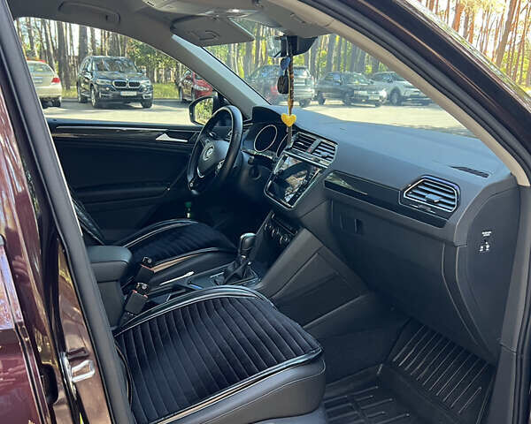 Красный Фольксваген Тигуан, объемом двигателя 1.98 л и пробегом 110 тыс. км за 26199 $, фото 8 на Automoto.ua