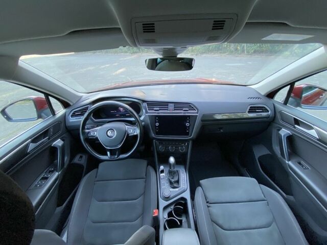 Красный Фольксваген Тигуан, объемом двигателя 2 л и пробегом 282 тыс. км за 26000 $, фото 6 на Automoto.ua