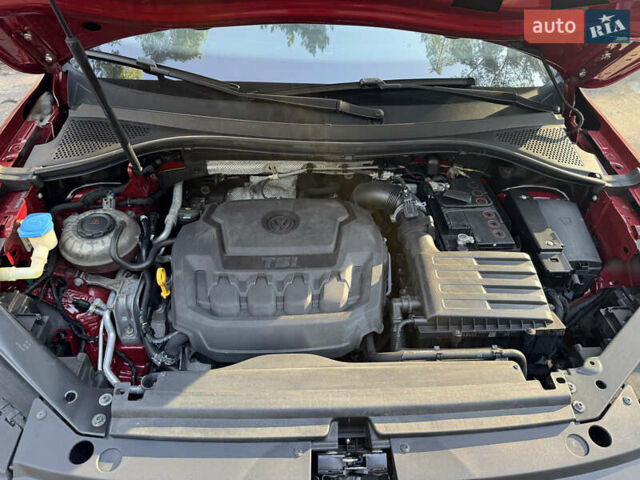 Красный Фольксваген Тигуан, объемом двигателя 2 л и пробегом 91 тыс. км за 18900 $, фото 30 на Automoto.ua