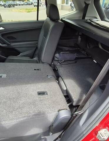 Червоний Фольксваген Тігуан, об'ємом двигуна 1.98 л та пробігом 110 тис. км за 21600 $, фото 16 на Automoto.ua