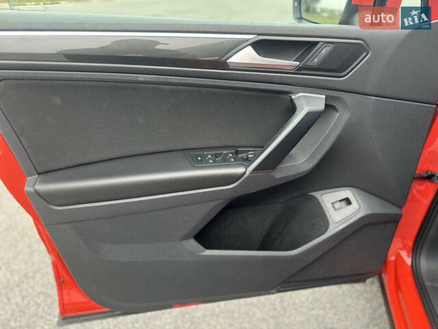 Красный Фольксваген Тигуан, объемом двигателя 1.97 л и пробегом 97 тыс. км за 26300 $, фото 12 на Automoto.ua