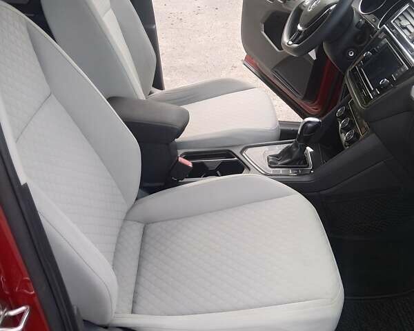 Красный Фольксваген Тигуан, объемом двигателя 1.98 л и пробегом 113 тыс. км за 16500 $, фото 13 на Automoto.ua