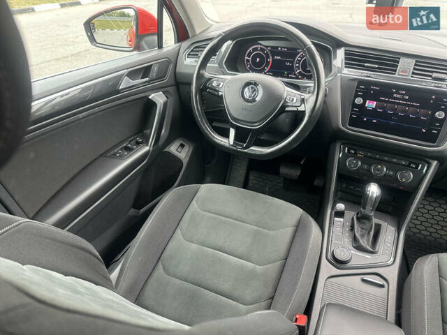Красный Фольксваген Тигуан, объемом двигателя 1.97 л и пробегом 97 тыс. км за 26300 $, фото 22 на Automoto.ua