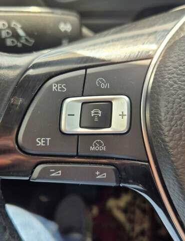 Червоний Фольксваген Тігуан, об'ємом двигуна 1.98 л та пробігом 110 тис. км за 21600 $, фото 19 на Automoto.ua