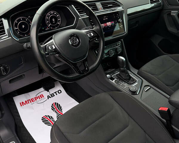 Красный Фольксваген Тигуан, объемом двигателя 1.98 л и пробегом 64 тыс. км за 29000 $, фото 13 на Automoto.ua