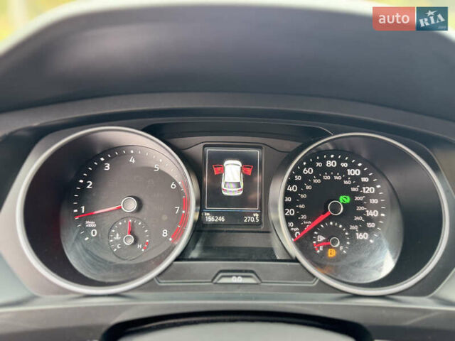 Красный Фольксваген Тигуан, объемом двигателя 2 л и пробегом 156 тыс. км за 16700 $, фото 79 на Automoto.ua