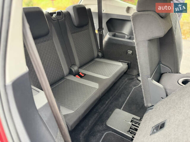 Красный Фольксваген Тигуан, объемом двигателя 2 л и пробегом 156 тыс. км за 16700 $, фото 89 на Automoto.ua