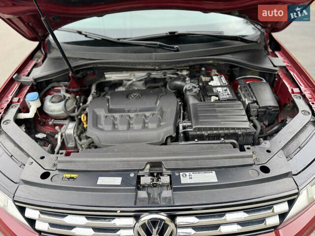 Красный Фольксваген Тигуан, объемом двигателя 2 л и пробегом 156 тыс. км за 16700 $, фото 94 на Automoto.ua