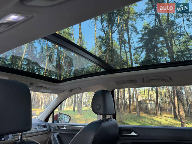 Красный Фольксваген Тигуан, объемом двигателя 2 л и пробегом 91 тыс. км за 18900 $, фото 26 на Automoto.ua