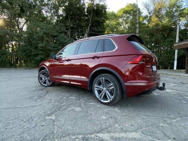 Красный Фольксваген Тигуан, объемом двигателя 2 л и пробегом 282 тыс. км за 26000 $, фото 4 на Automoto.ua