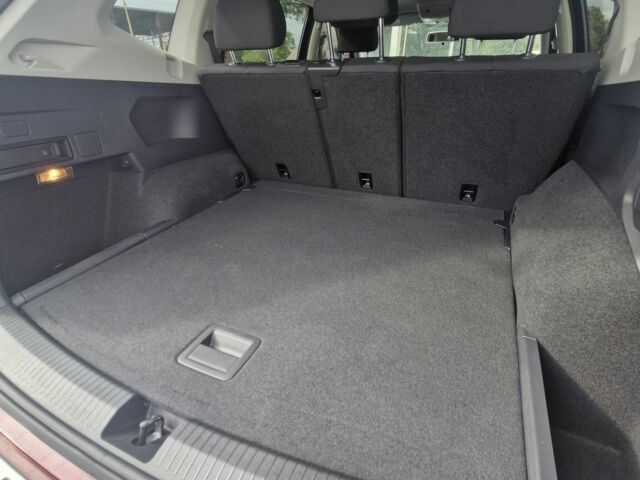 Красный Фольксваген Тигуан, объемом двигателя 2 л и пробегом 35 тыс. км за 17700 $, фото 13 на Automoto.ua