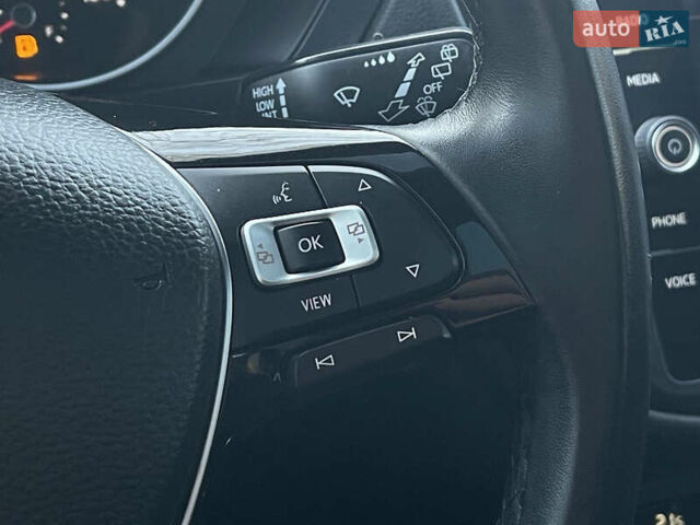 Червоний Фольксваген Тігуан, об'ємом двигуна 1.98 л та пробігом 99 тис. км за 20300 $, фото 35 на Automoto.ua