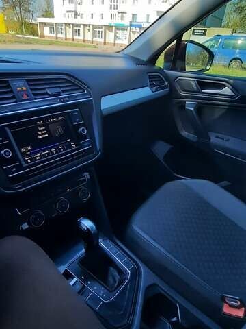 Червоний Фольксваген Тігуан, об'ємом двигуна 1.98 л та пробігом 124 тис. км за 22500 $, фото 1 на Automoto.ua