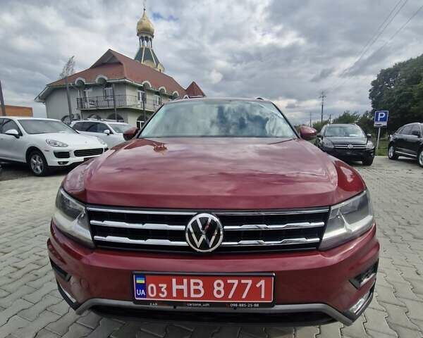 Красный Фольксваген Тигуан, объемом двигателя 2 л и пробегом 35 тыс. км за 17700 $, фото 4 на Automoto.ua
