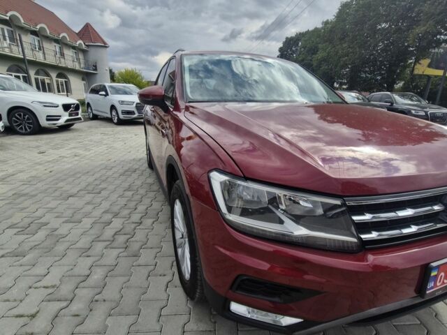 Красный Фольксваген Тигуан, объемом двигателя 2 л и пробегом 35 тыс. км за 17700 $, фото 23 на Automoto.ua